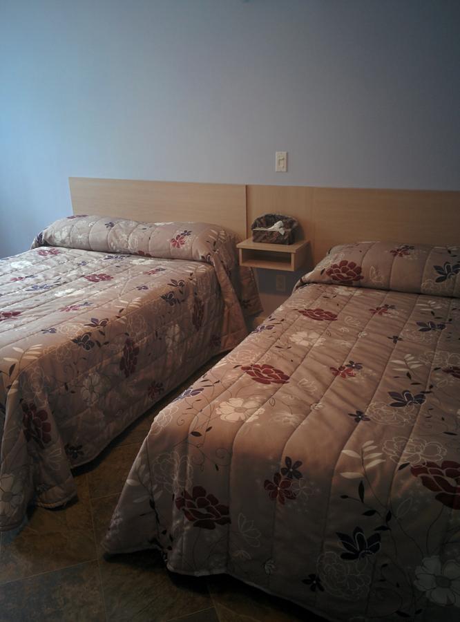 Motel Les Pins Granby Ngoại thất bức ảnh