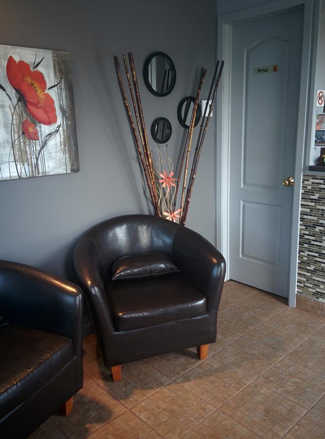 Motel Les Pins Granby Ngoại thất bức ảnh