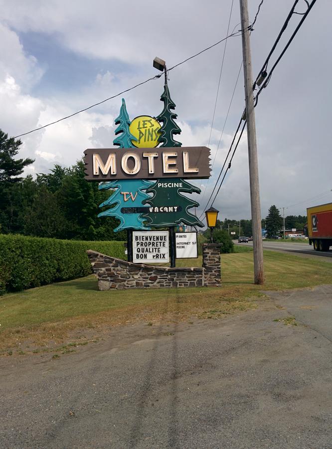 Motel Les Pins Granby Ngoại thất bức ảnh