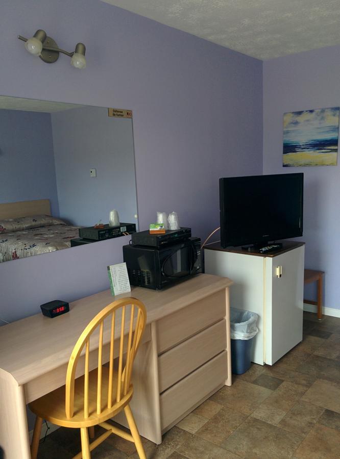 Motel Les Pins Granby Ngoại thất bức ảnh
