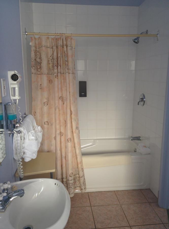 Motel Les Pins Granby Ngoại thất bức ảnh